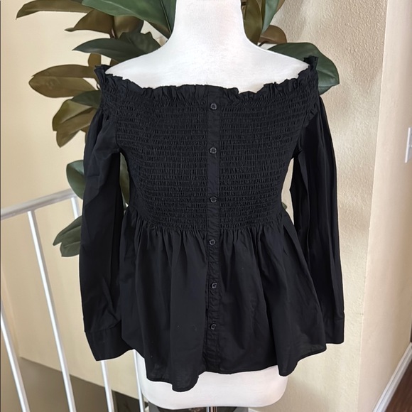 Halogen Tops - Halogen Long Sleeve Off-Shoulder Smocked Peplum Black Top Size Medium Petite